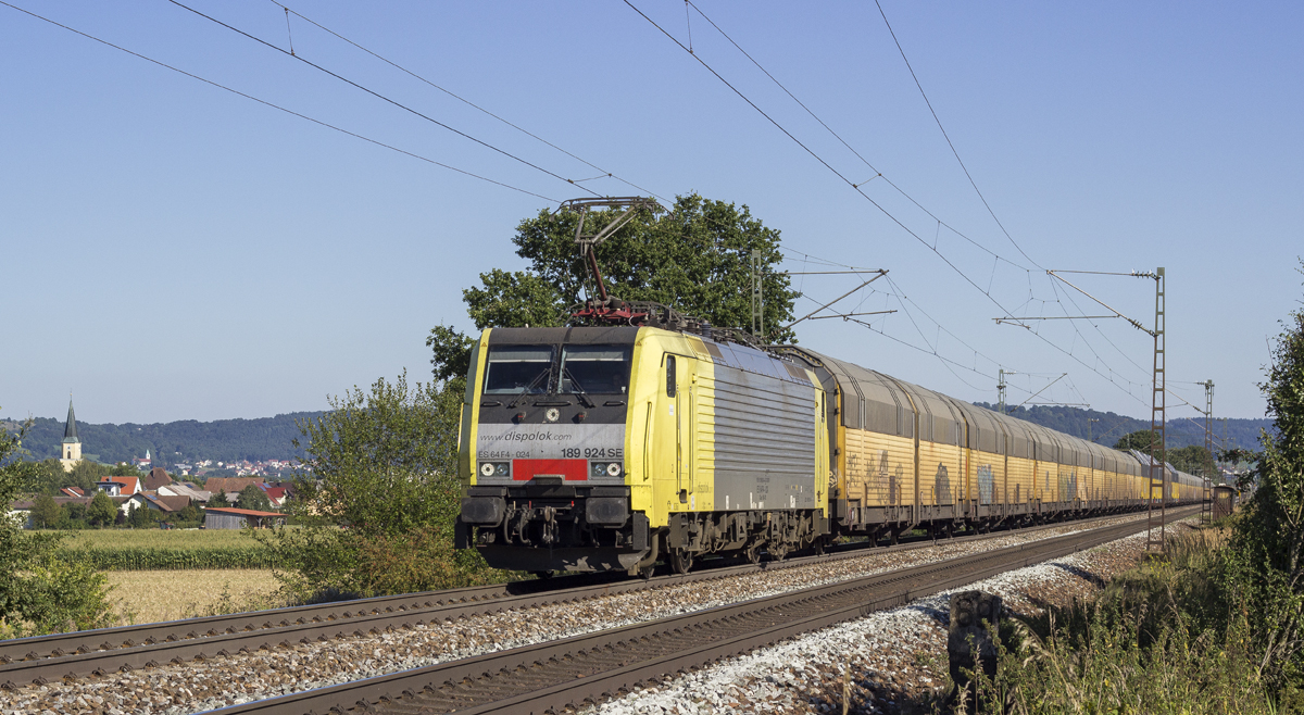 Oft sind die gelb-silbernen Loks der Baureihe 189 mir gegen�ber recht scheu, jetzt habe ich endlich mal wieder eine erwischt: 189 924 mit einem Autotransportzug bei P�lling (06.09.2013)