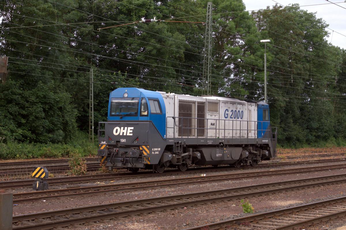 OHE 1041, eine G 2000 der MaK, stand am Morgen des 14.6.2014 im Bahnhof Hasbergen.
