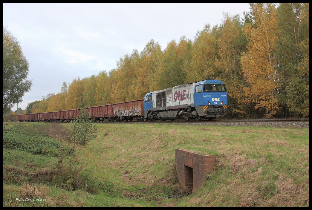 OHE 1460 startet hier in Hasbergen am 31.10.2016 um 10.26 Uhr mit dem Schrottzug zur Georgsmarienhütte.