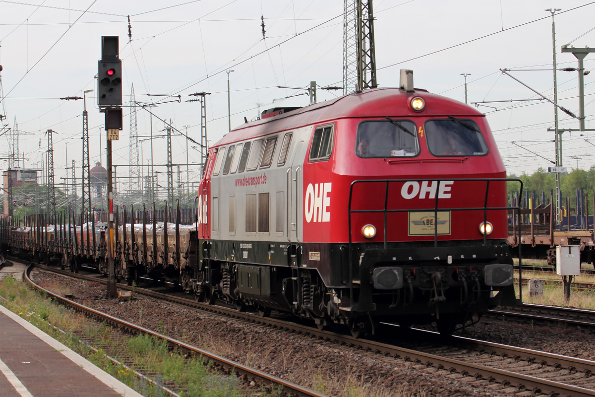 OHE 216 123-0 durchfährt Duisburg-Bissingheim 10.6.2016