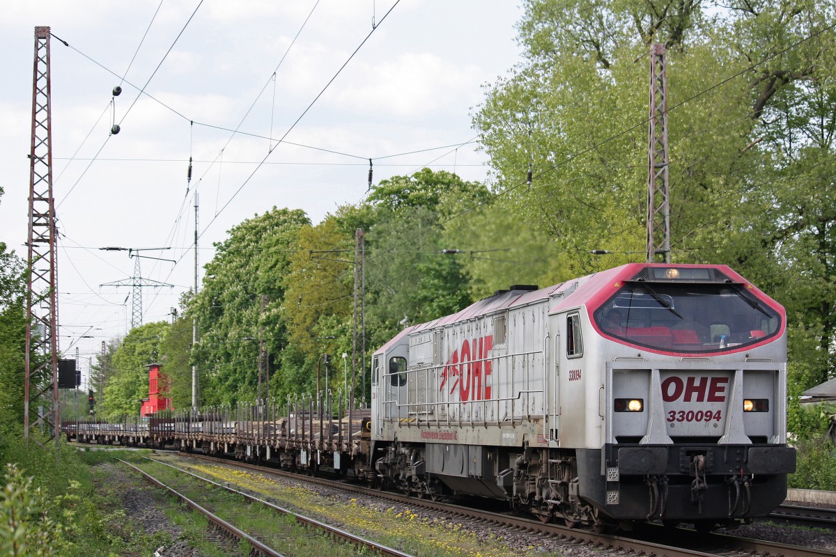 OHE 330094 am 6.5.13 mit einem Stahlzug zur Friedrich Wilhelms Htte in Troisdorf bei der Durchfahrt durch Ratingen-Lintorf.