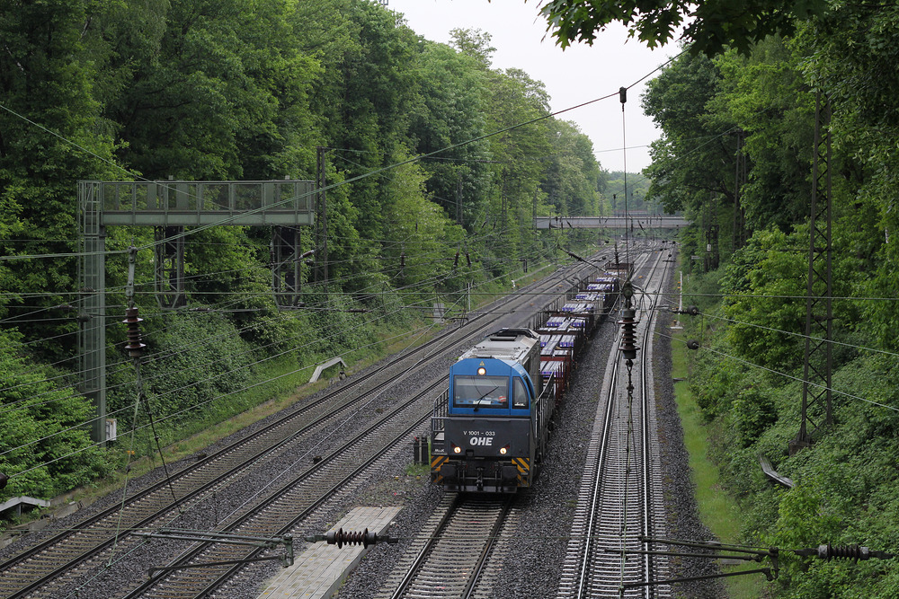 OHE V 1001-031 wurde unweit des Abzweigs Lotharstraße in Duisburg aufgenommen.
Aufnahmedatum: 06.05.2014