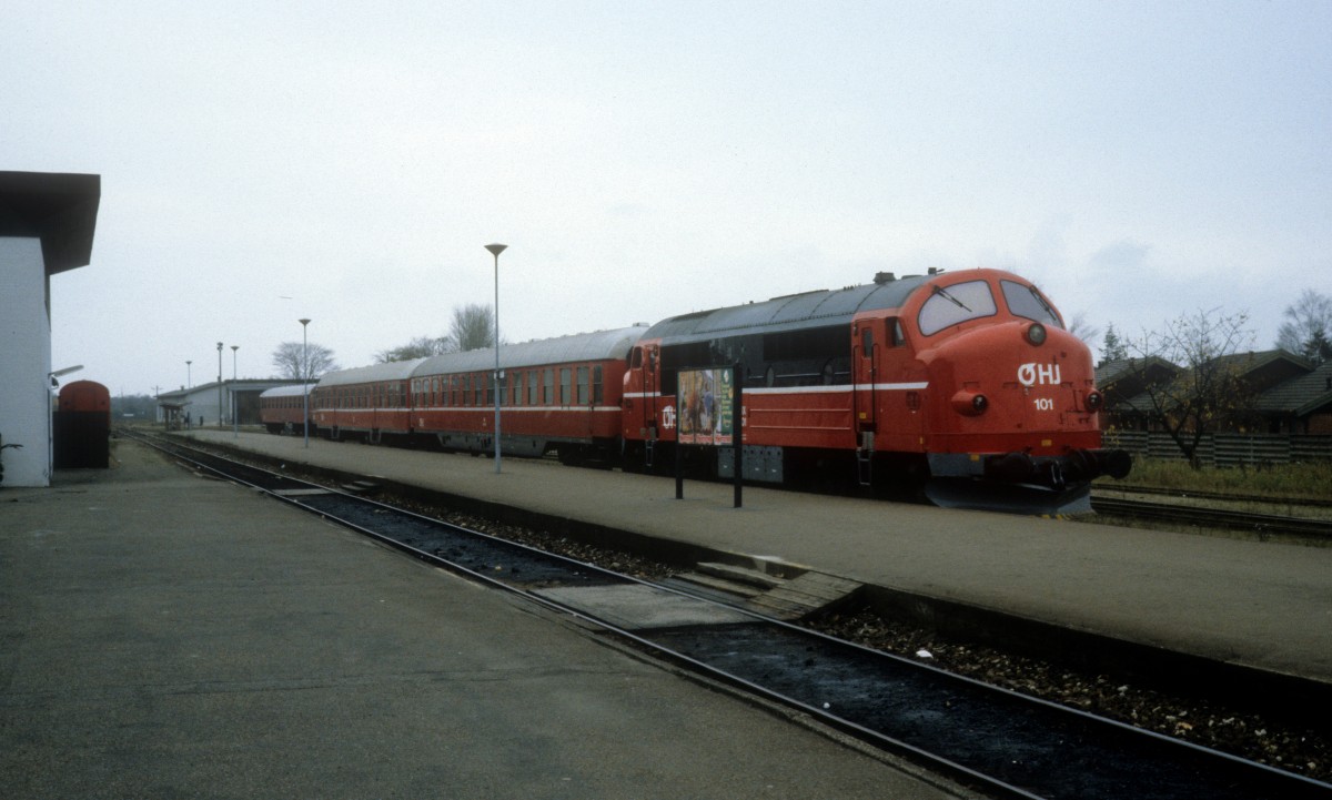 OHJ (Odsherreds Jernbane) Mx 101 Bahnhof Nykøbing Sjælland am 7. November 1987.