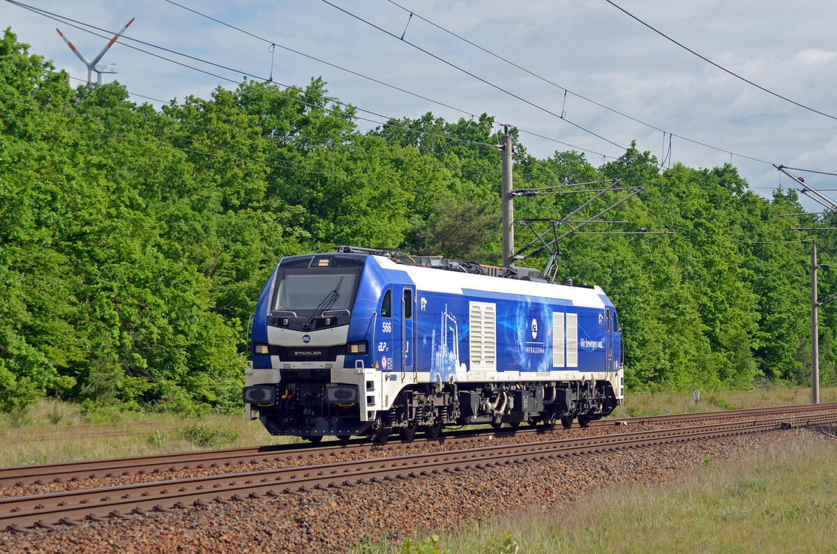 Ohne Anhang rollte am 21.05.22 159 232 der Infra Leuna durch Burgkemnitz Richtung Bitterfeld.