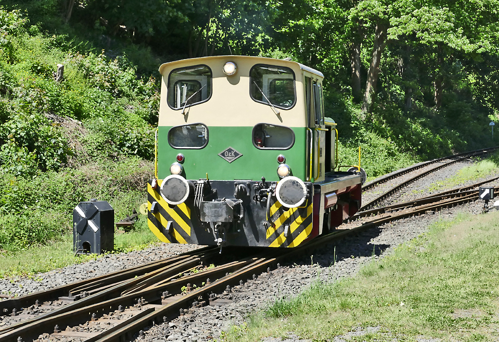 O%K MV 10 S, B.E.G. DE2, rangiert im Bf Brohl-Lützel - 27.05.2017