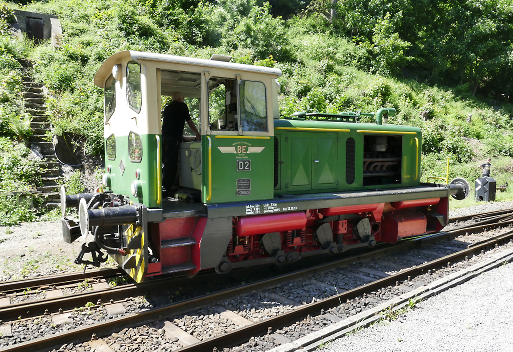 O&K MV 10S der BEG DE2, rangiert im Bf Brohl-Lützel - 27.05.2017