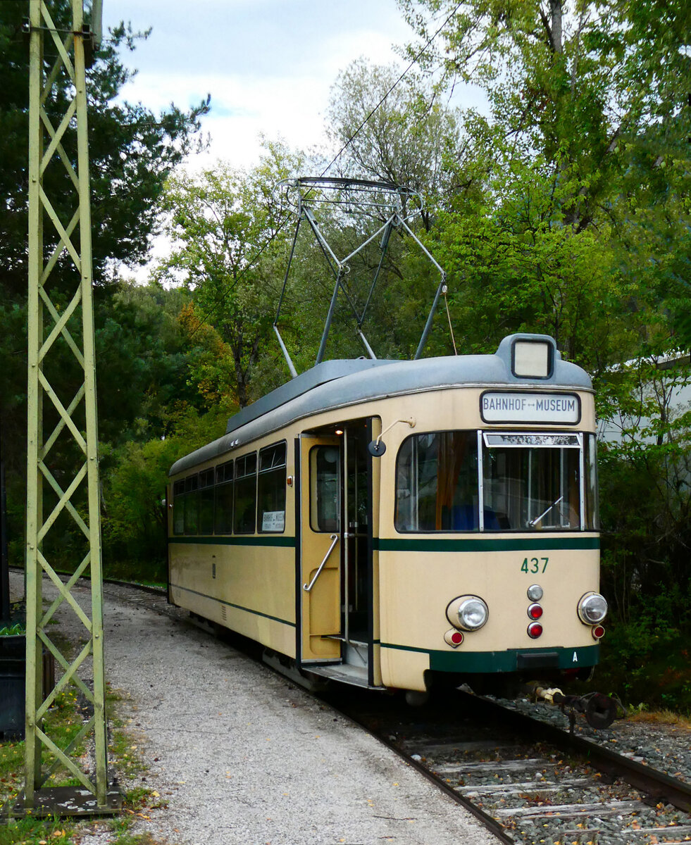 Oldie-Strassenbahn Nr 437 in der Station beim sehr interessanten Technikmuseum Historama in Ferlach, 5.9.2026