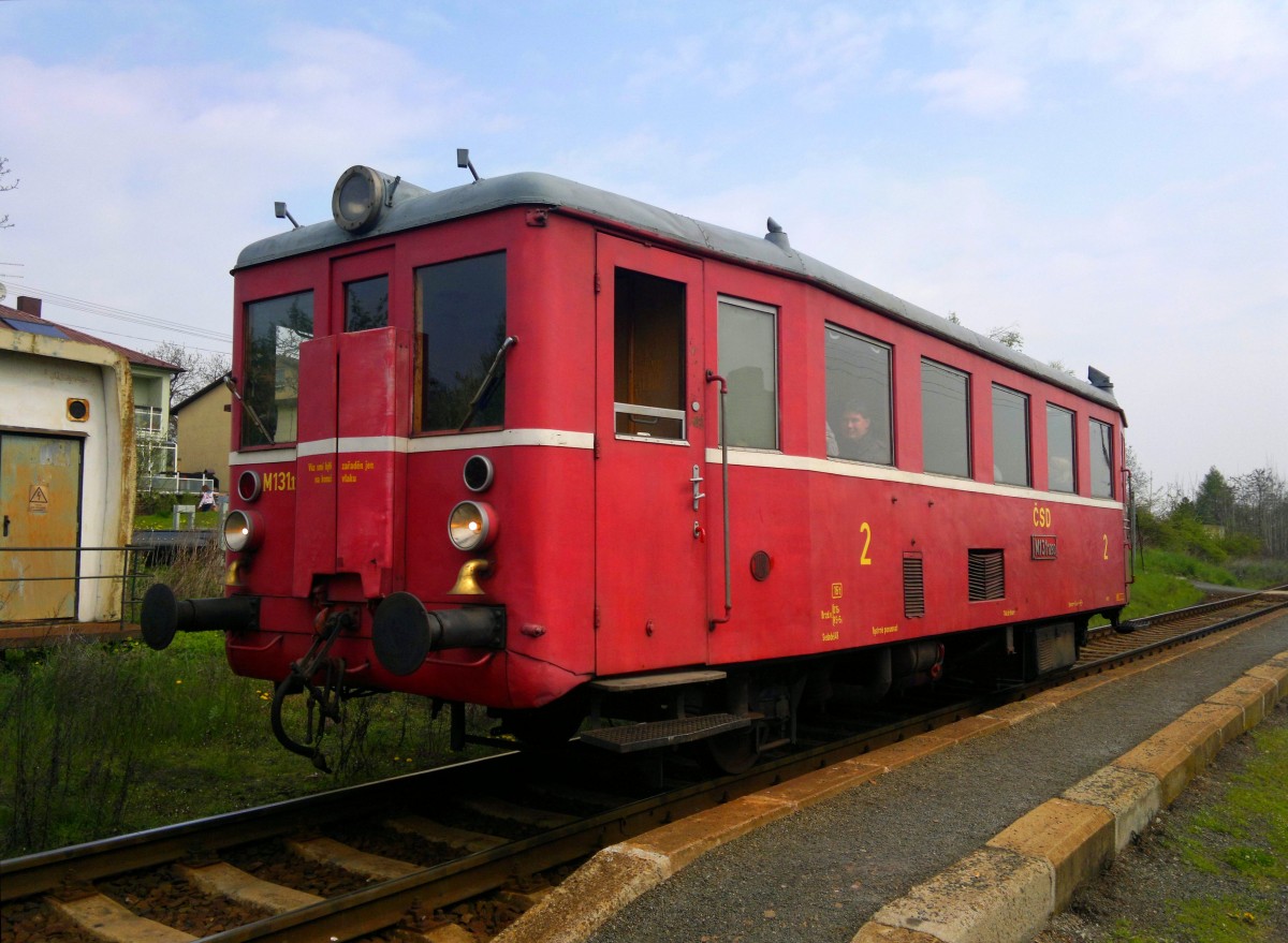 Oldtimer M131.1280 am 12.4.2014 - Bahnhof Kladno Ostrovec.