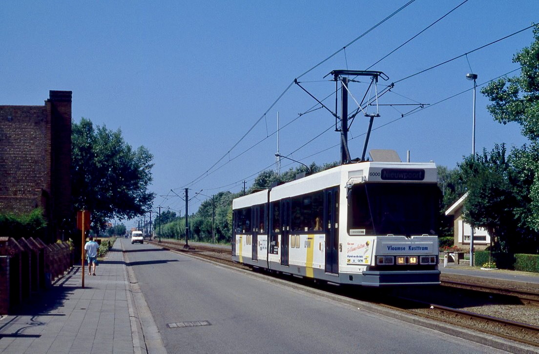 Oostende, Kust Tram, 6000, Lombardsijde, 25.07.1999.
