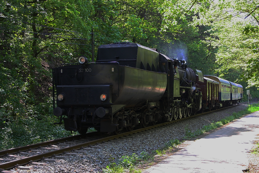 OSEK 52.100 (93 81 0052 100-5) am 01.Mai 2019 mit dem, vom Verein Kaltenleutgebner Bahn veranstalteten, SEZ 14724 (Waldmühle - Wien Meidling) beim Strecken-Km. 4,0 der Kaltenleutgebenerbahn. 