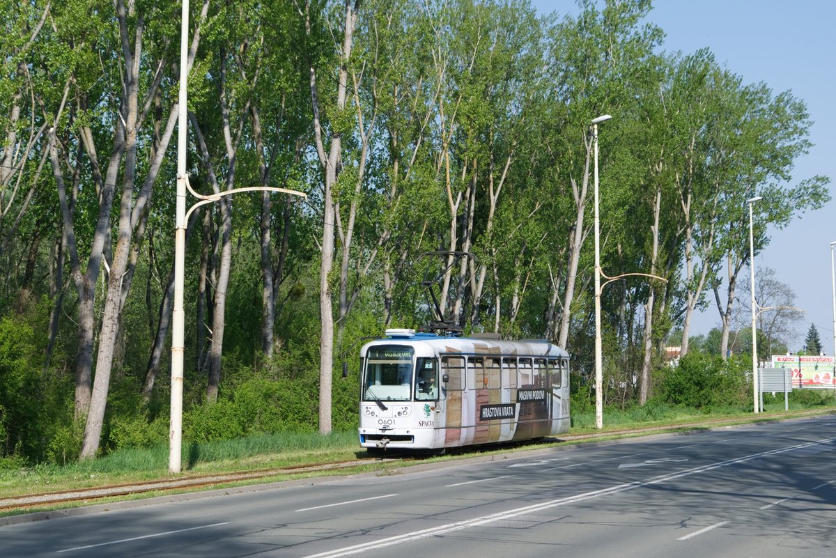Osijek, Gradski prijevoz putnika Osijek (GPP) Pragoimex Type T3R.PV WN 0601 als Linie 1 zwischen den Haltestellen Svilajska und Višnjevac I, 19.04.2019