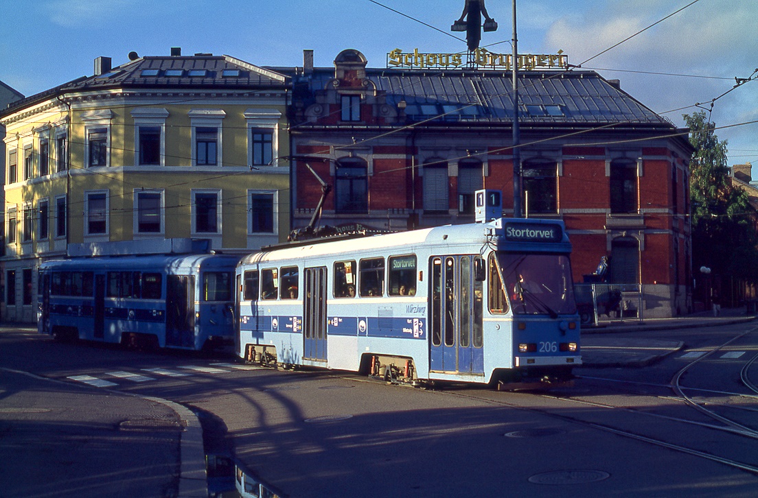 Oslo 206 + 583, Trondheimsveien, 17.06.1999.