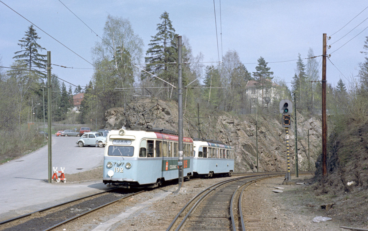 Oslo Oslo Sporveier Lilleakerbanen SL 9 (Tw  Gullfisk  B 192) Jar am 8. Mai 1971. - Scan eines Farbnegativs. Film: Kodak Kodacolor X. Kamera: Minolta SRT-101.