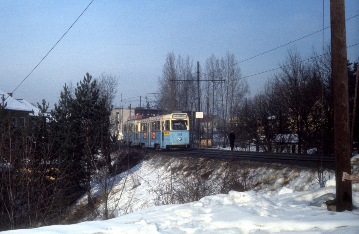 Oslo Oslo Sporveier SL 11 (HØKA-Tw 549) Kjelsås am 1. März 1975.