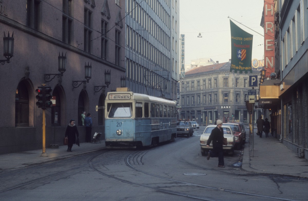Oslo Oslo Sporveier SL 7 (Høka-Tw 217) Rosenkrantzgata am 1. März 1975.