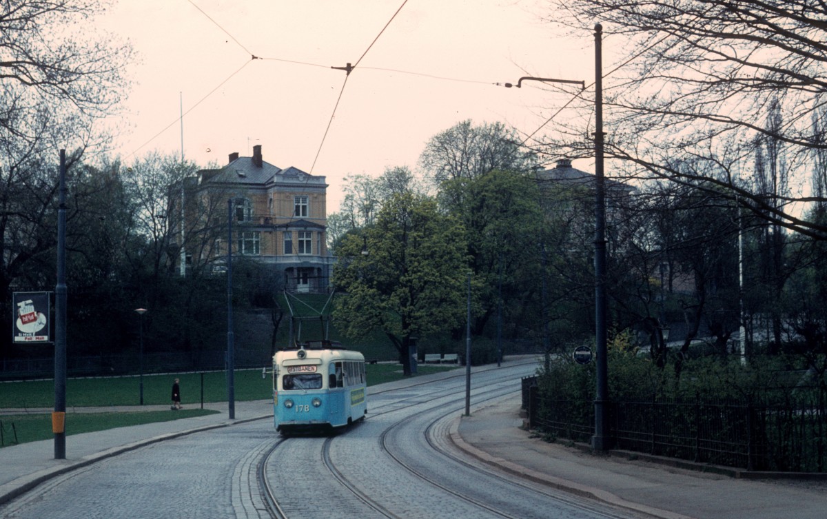 Oslo Oslo Sporveier SL 9 (Tw 178) Drammensveien am 8. Mai 1971.