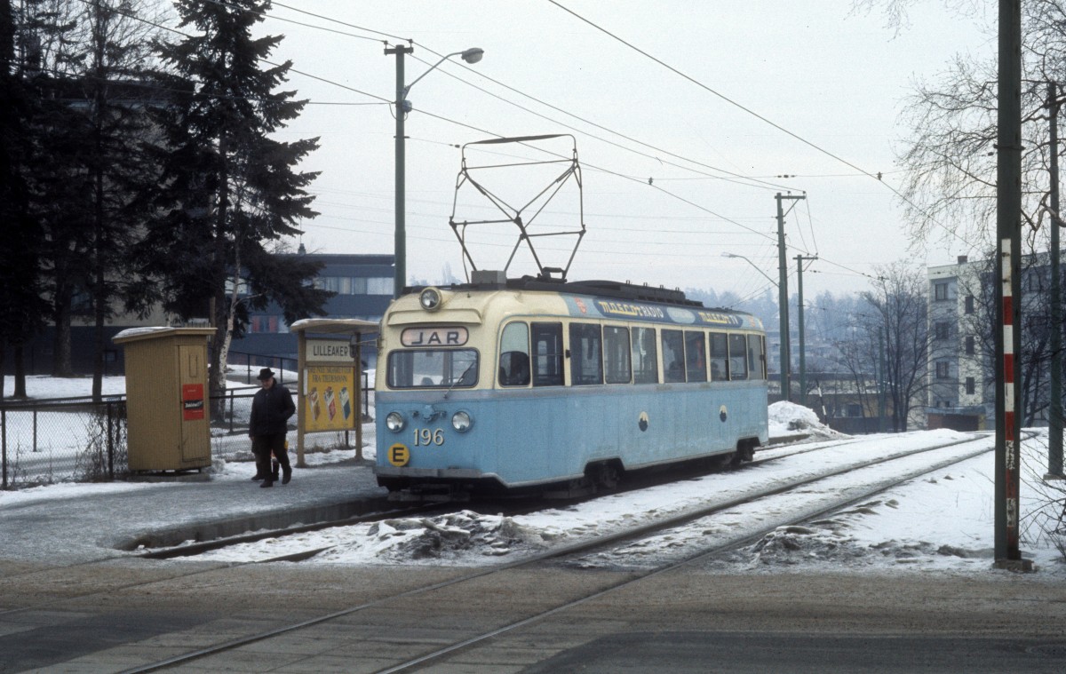 Oslo Oslo Sporveier SL 9 (Tw 196) Lilleaker am 28. Februar 1975.