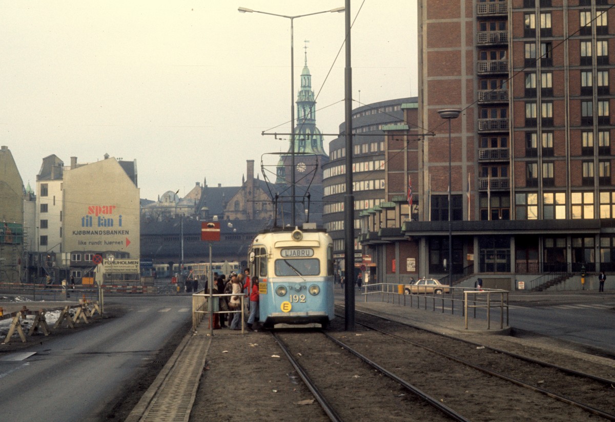 Oslo Oslo Sporveier SL 9 (Tw 192) Schweigaardsgate am 1. März 1975.