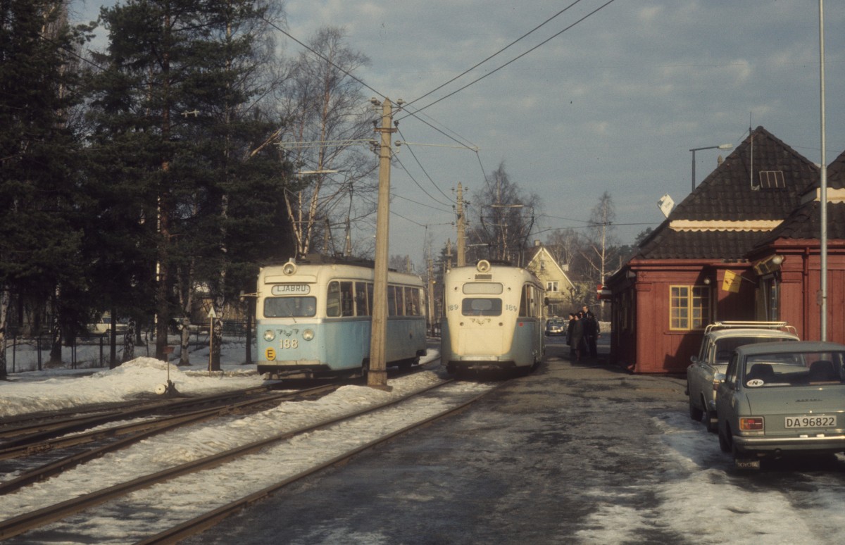 Oslo Oslo Sporveier SL 9 (Tw 188 / 189) Holtet am 1. März 1975.