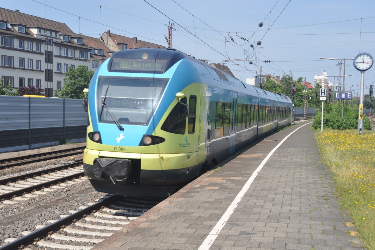 OSNABRÜCK, 09.06.2014, ET004 der Westfalenbahn als RB 61 nach Bielefeld Hbf bei der Einfahrt in Osnabrück Hbf