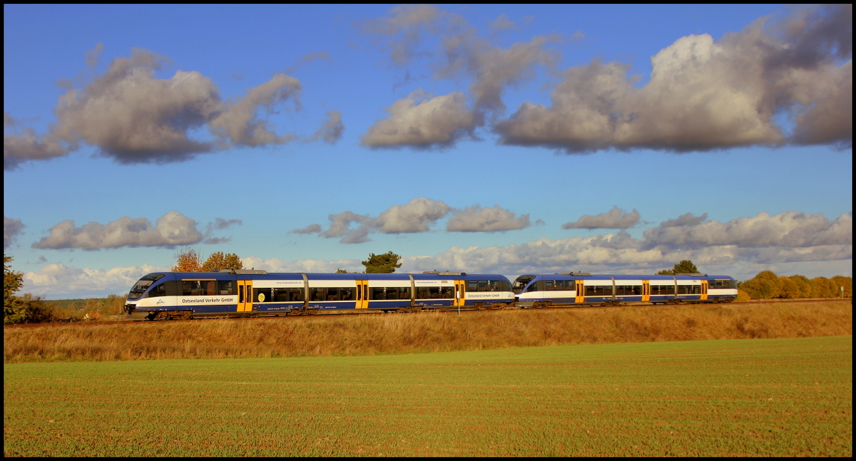 Ostseeland Verkehr GmbH VT 0009 und VT 0013 als OLA 79810 nach Btzow am 18.10.2013 bei Pasewalk