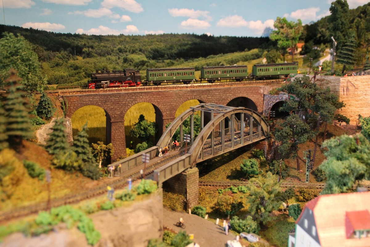 P 4536 nach der Ausfahrt aus dem Bhf. Waldaue

Anlage  Von Birkenthal nach Waldaue, Spur TT
Datum:22.01.2014