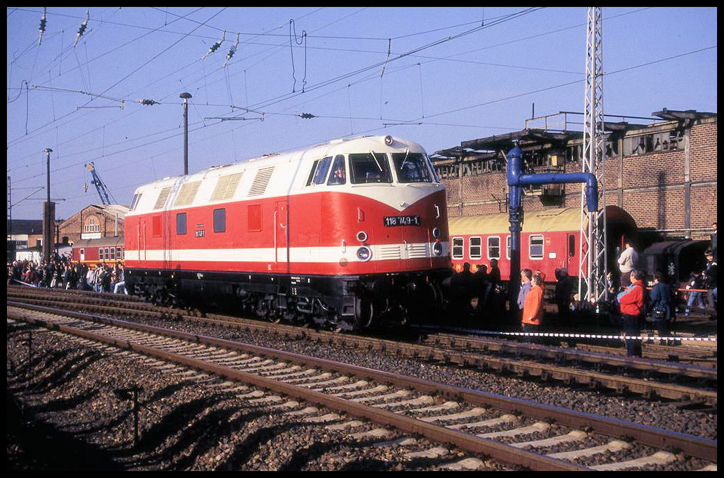 Parade am 26.10.1996 im BW Arnstadt: Diesellok der DR 118749