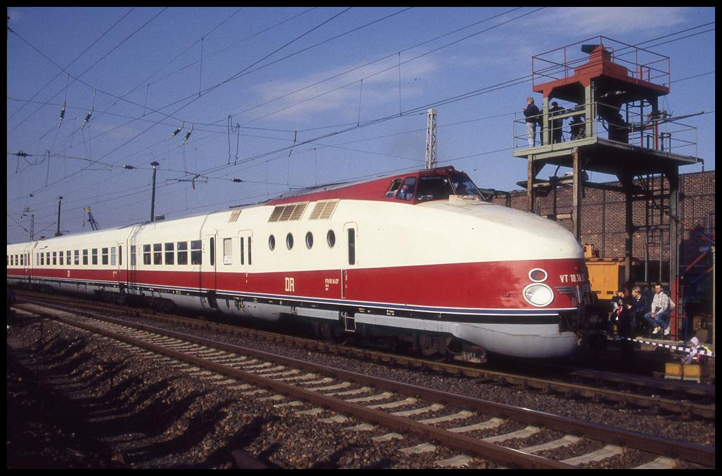 Parade am BW Arnstadt am 26.10.1996: DR VT 18.1607