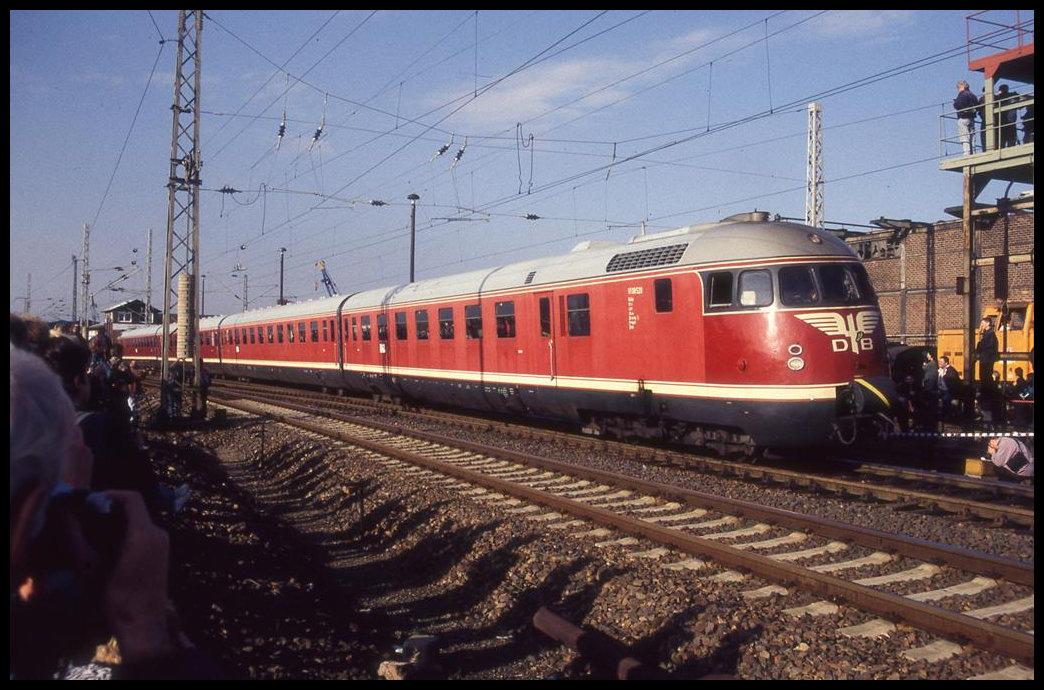 Parade am BW Arnstadt am 26.10.1996: DB VT 08520