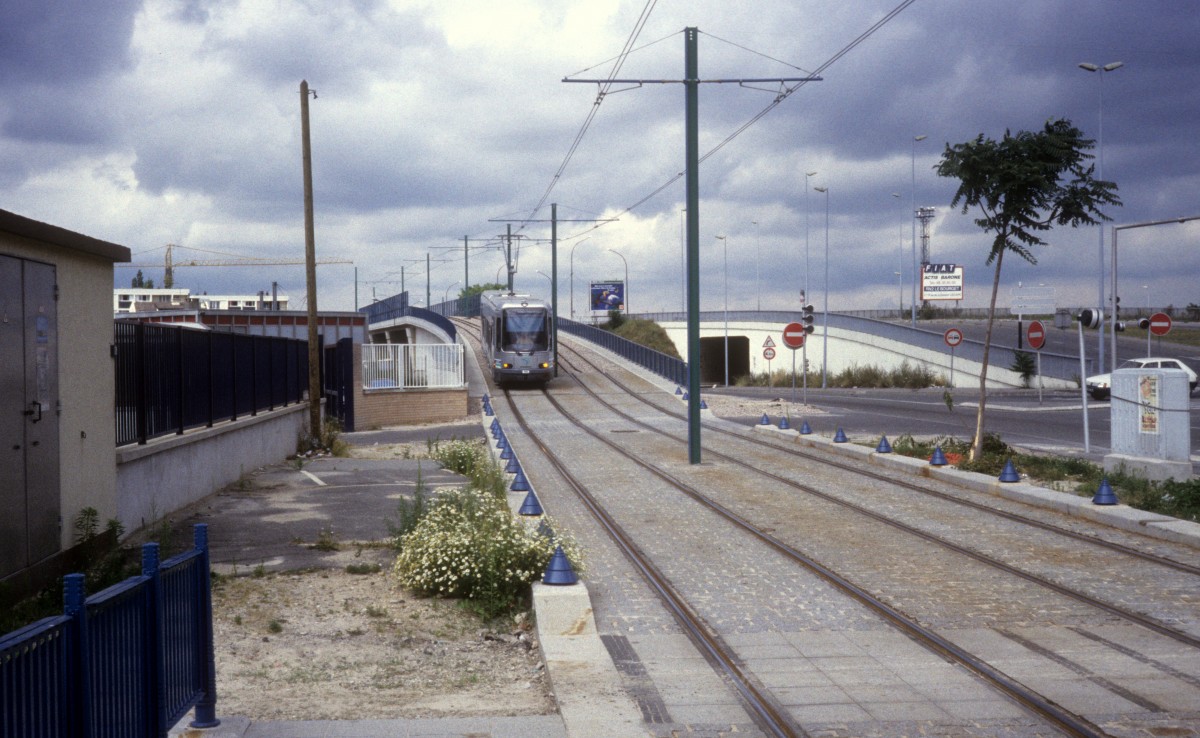 Paris RATP SL T1 (TFS 114) im Juli 1992.
