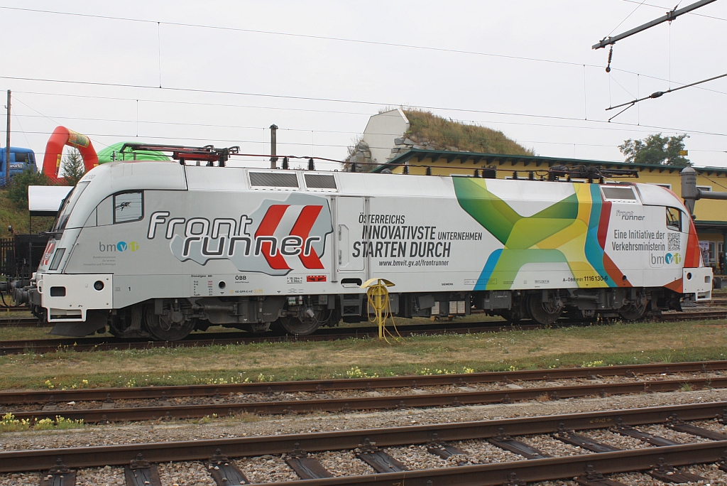 Passend (?) zum Dampfloktreffen im Waldviertler Eisenbahnmuseum Sigmundsherberg am 24.August 2013, das von den dort stationierten Lokomotiven 52.855, 93.1335 (beide kalt) und 93.1421 bestritten wurde, war auch die 1116 130-6 ausgestellt.