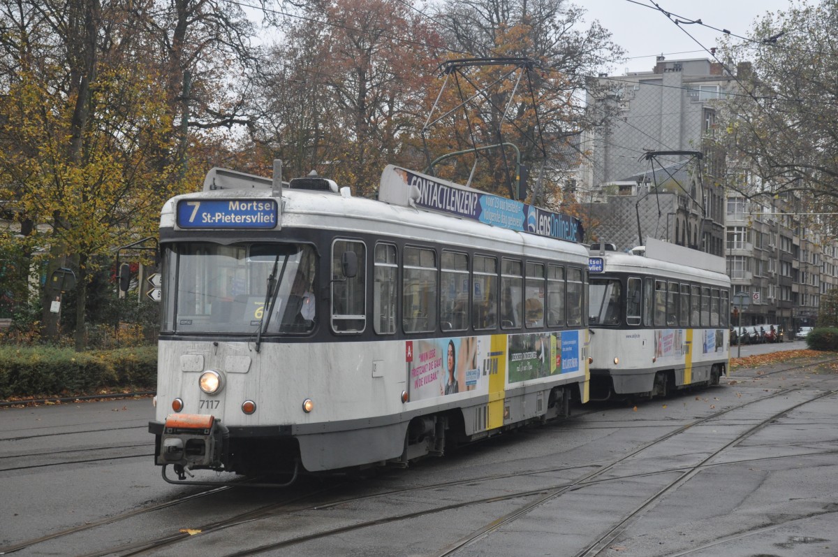 PCC 7117 von DE LIJN Antwerpen Richtung Mortsel aufgenommen 07.11.2015 am Haltestelle Harmonie