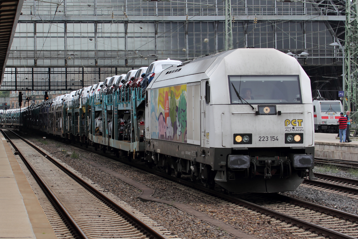PCT 223 154 durchfährt Bremen Hbf. 5.8.2017