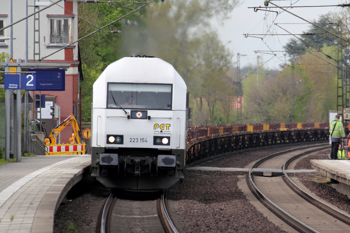 PCT 223 154 durchfährt Eilvese 10.5.2017