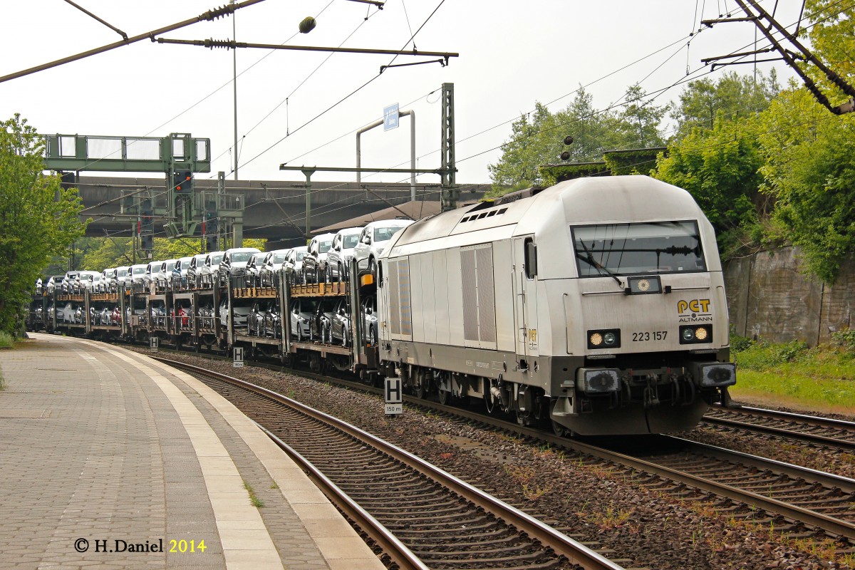 PCT 223 157 Altmann mit Autotransportzug in Hamburg Harburg, Mai 2014.
