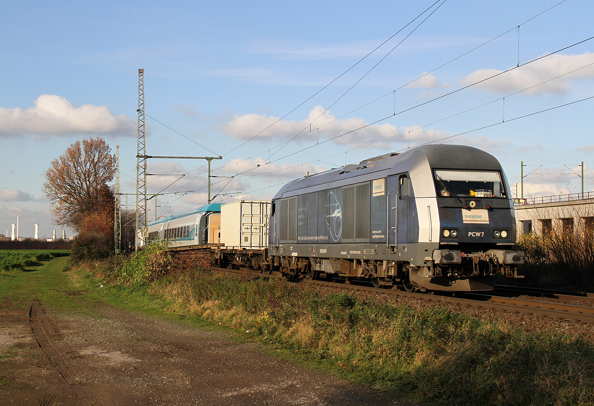 PCW 7 / 223 081  PCW  mit zwei für die Türkei bestimmten Velaro Wagen in Porz Wahn am 23.11.2015