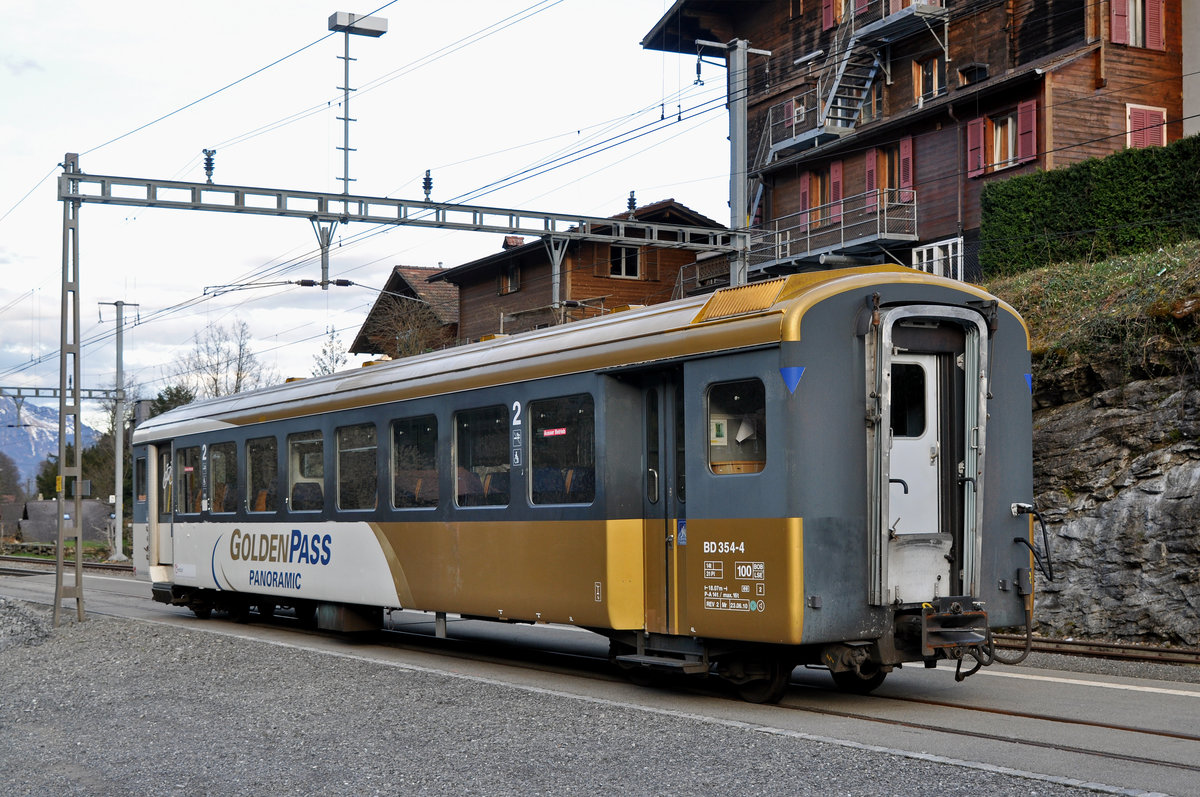 Personenwagen BD 354-4 Golden Pass ist Ausgemustert und steht beim Bahnhof Ringgenberg. Die Aufnahme stammt vom 30.03.2016.