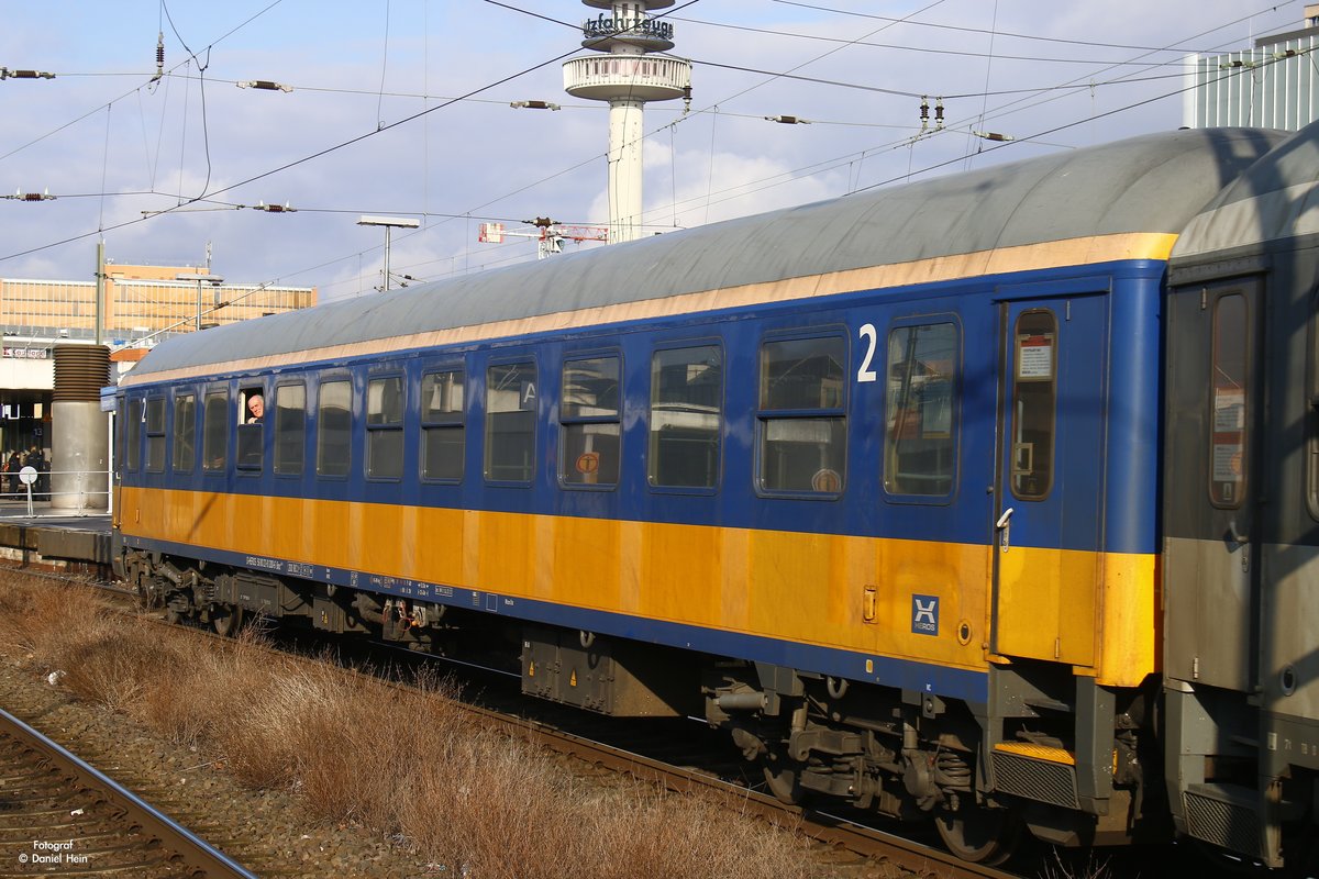 Personenwagen im Locomore in Hannover Hbf, Februar 2017.