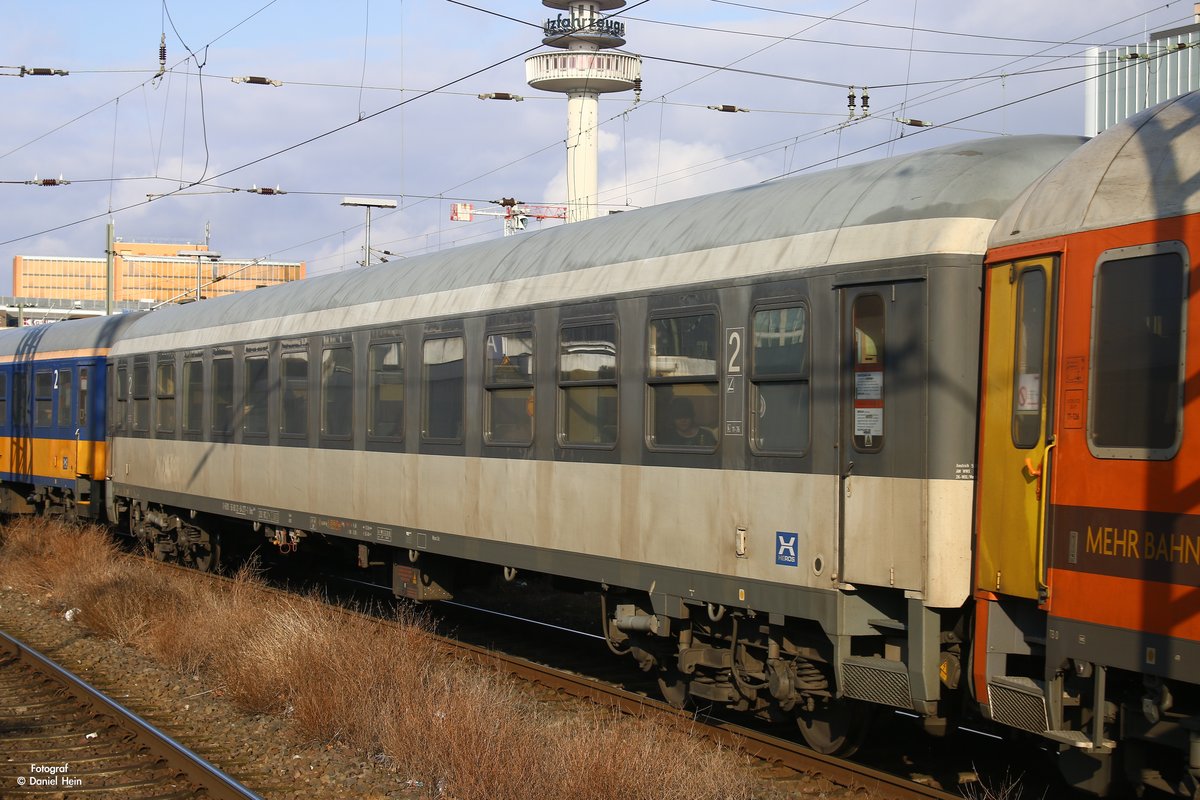 Personenwagen im Locomore in Hannover Hbf, Februar 2017.