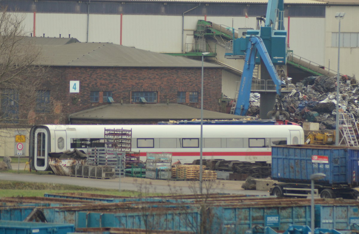  Personenwagen  Überzählige DB Ice 1 Mittelwagen im Schrott in Espenhain bei Leipzig /Überführt aus Nürnberg 20.03.2020
