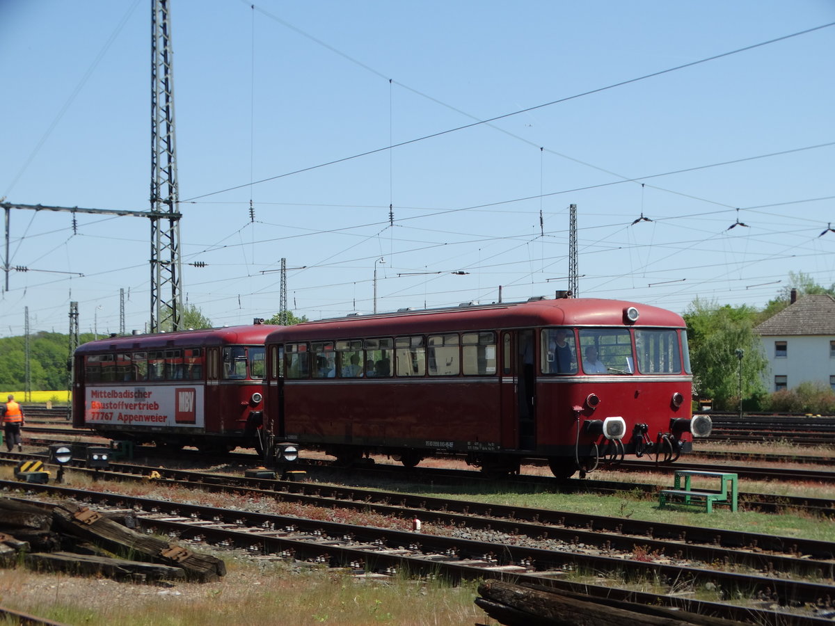 Pfalzbahn 798 818 und Beiwagen am 07.05.16 in Darmstadt Kranichstein 