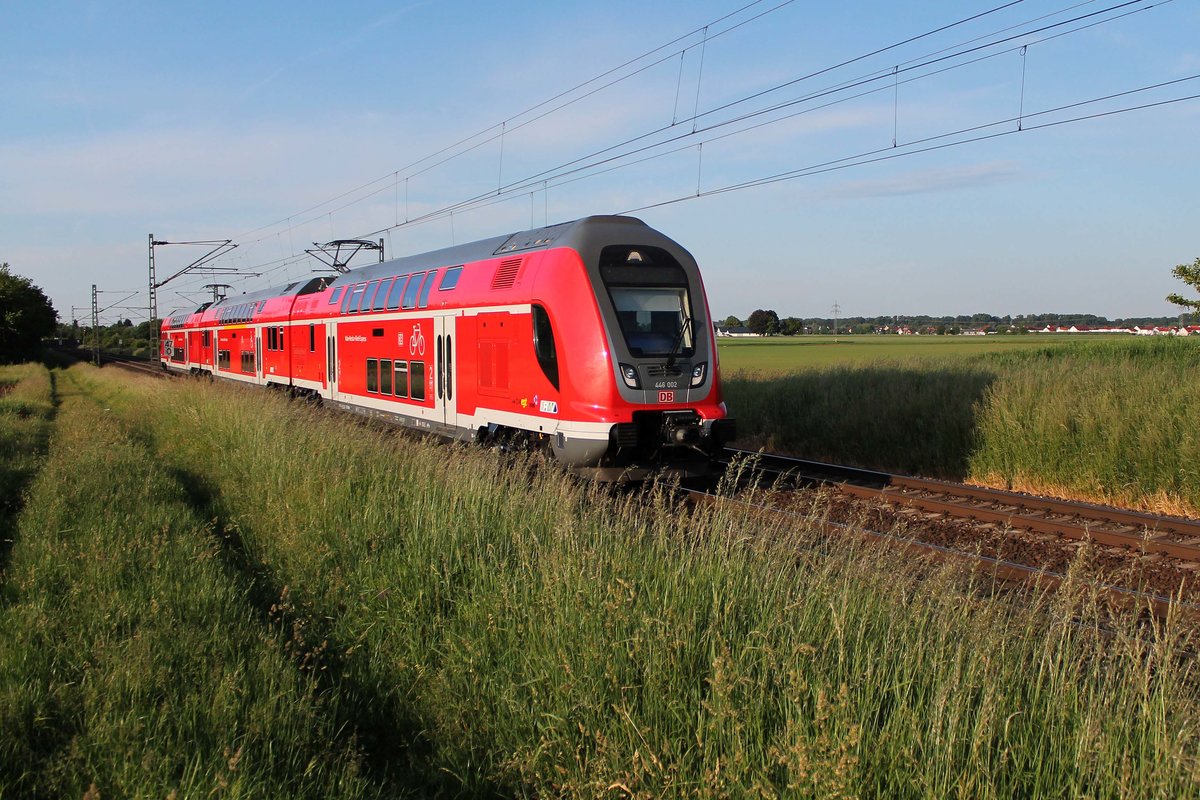 Pfingstmontag 21.05.2018 auf der Riedbahn KBS 655
RE70 446 002-1 Bombardier Twindexx Vario.
Danke für den Gruß