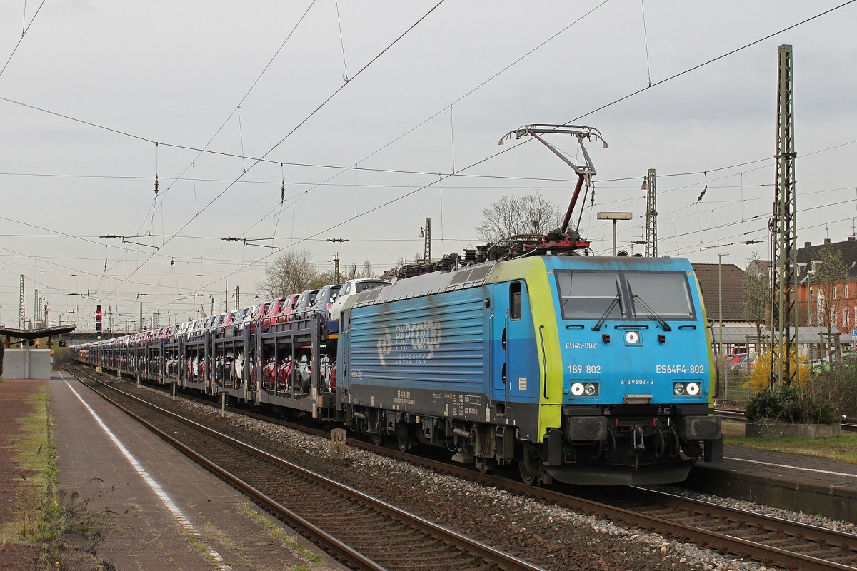 PKP 189 802 zog am 17.4.13 einen Autozug durch Duisburg-Rheinhausen.