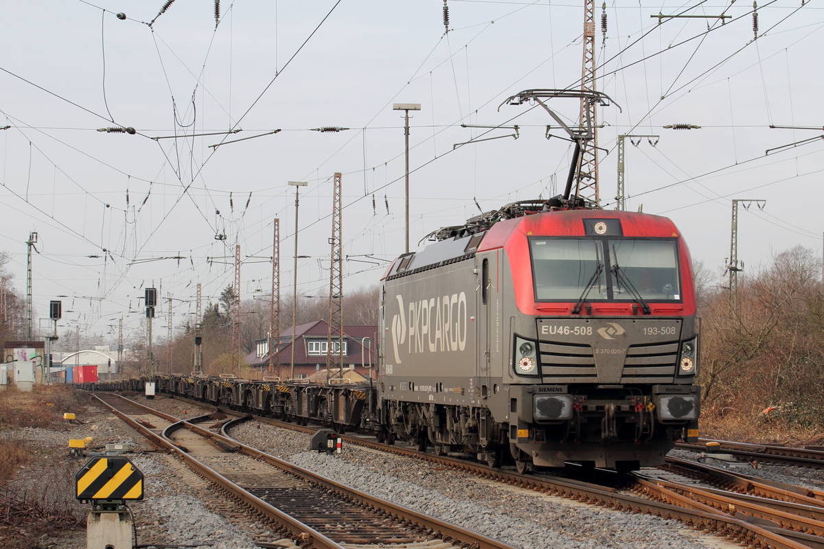 PKP 193-508 mit einem fast leeren Containerzug es waren 3 Container geladen in Recklinghausen-Ost 20.2.2019