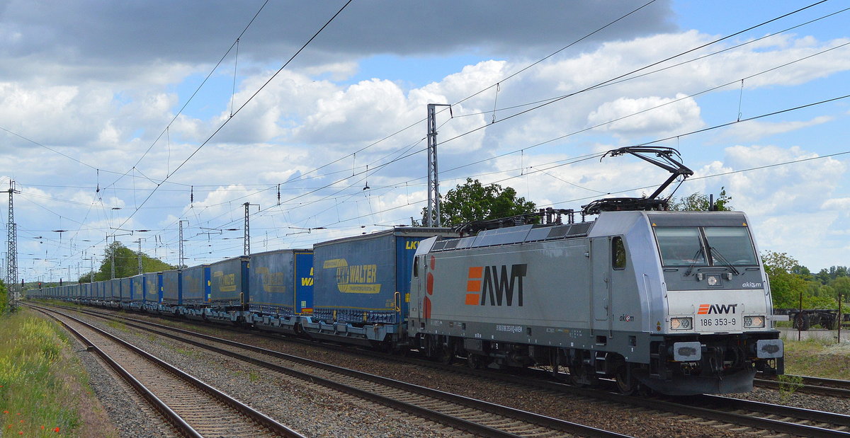 PKP CARGO INTERNATIONAL a.s./AWT, Ostrava [CZ] mit  186 353-9  [NVR-Nummer: 91 80 6186 353-9 D-AKIEM] und Taschenwagenzug am 28.05.20 Bf. Saarmund.