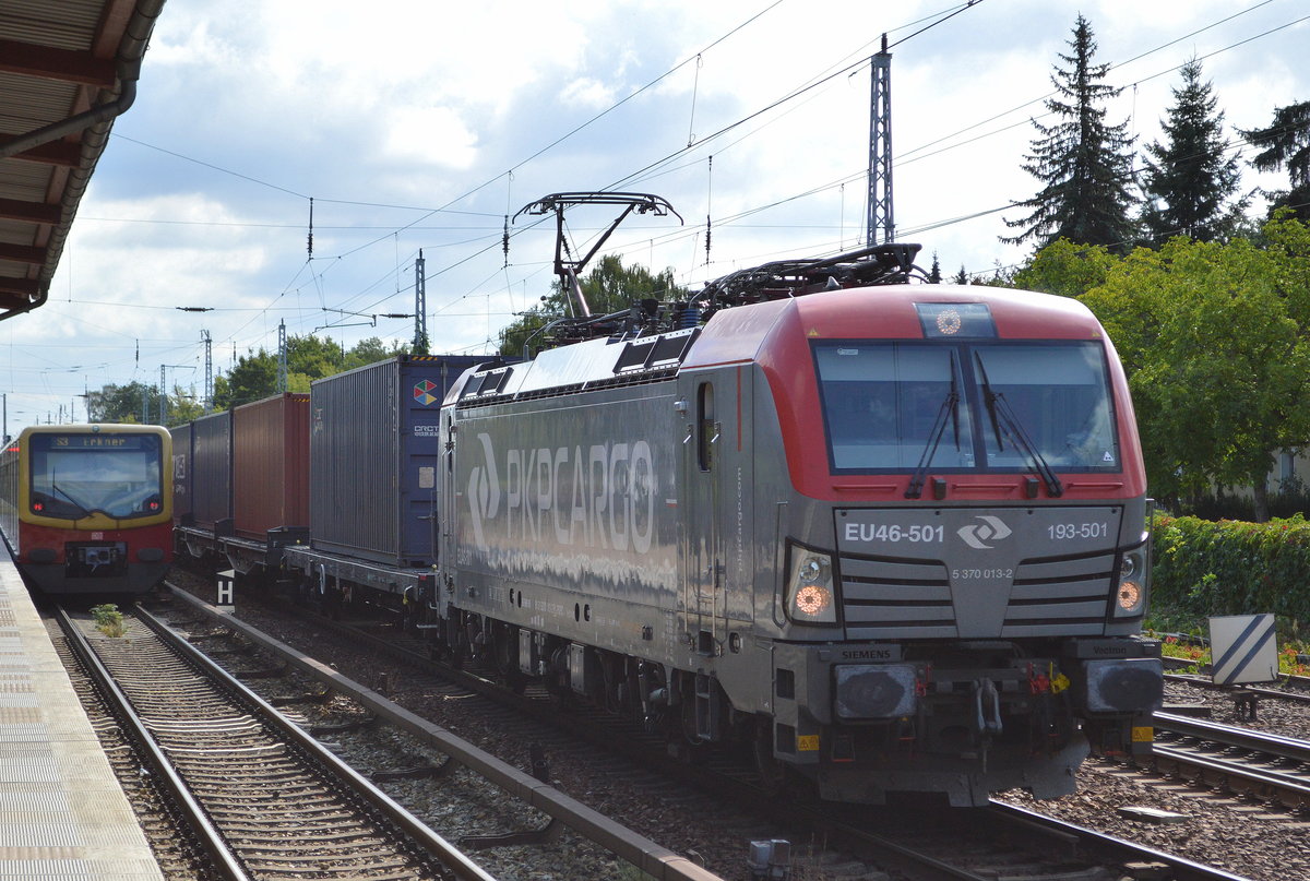PKP Cargo mit EU46-501/193-501 (NVR-Number: 91 51 5370 013-2 PL-PKPC] und Containerzug aus Richtung Polen am 15.08.18 Berlin-Hirschgarten.