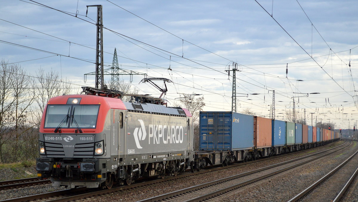 PKP CARGO S.A., Warszawa [PL] mit  EU46-515  [NVR-Nummer: 91 51 5370 027-2 PL-PKPC] mit Containerzug am 17.12.19 Bf. Saarmund.