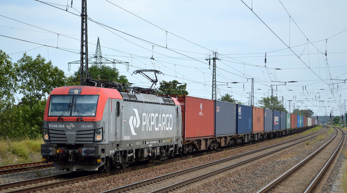 PKP CARGO S.A., Warszawa [PL] mit  EU46-504  [NVR-Nummer: 91 51 5370 016-5 PL-PKPC] und Containerzug am 13.08.20 Bf. Saarmund.