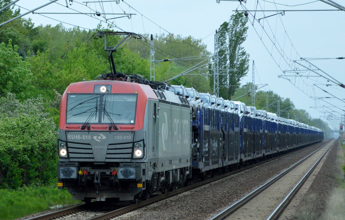 PKP CARGO S.A.mit  EU46-510  [NVR-Nummer: 91 51 5370 022-3 PL-PKPC] und PKW-Transportzug Richtung Polen am 02.05.19 Bf. Berlin-Hohenschönhausen.