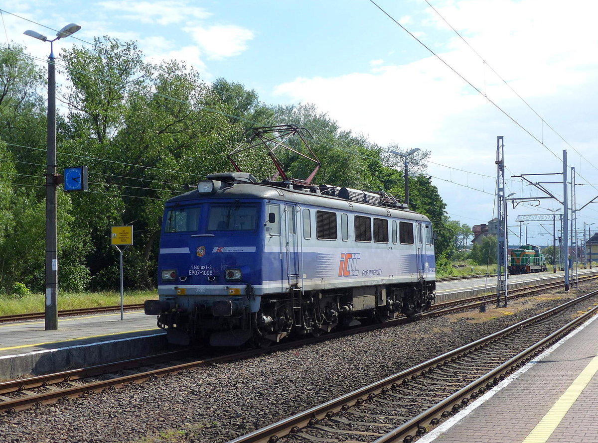 PKP IC EP07-1006 am 12.06.2017 in Swinoujscie. Sie kam zuvor mit dem IC 48112  BARNIM  aus Katowice.